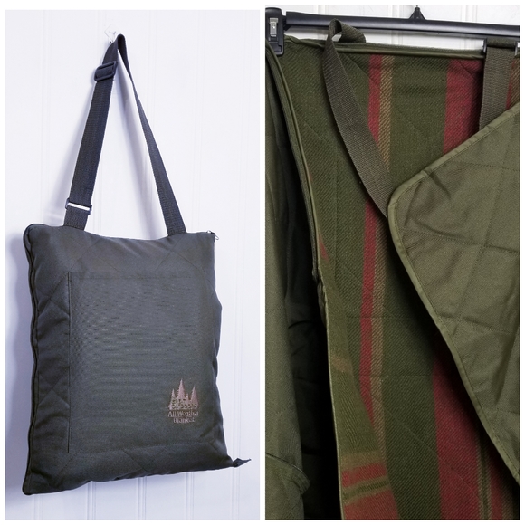 The Great Outdoors All Weather Blanket Zips In To Tote Camping & Hiking